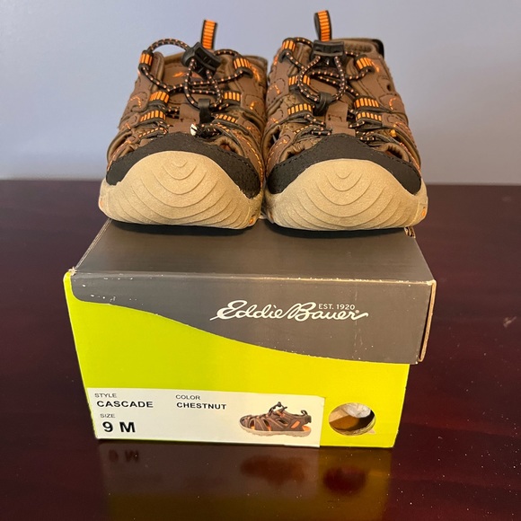 Eddie BauerToddler boys sandals. - Picture 4 of 7